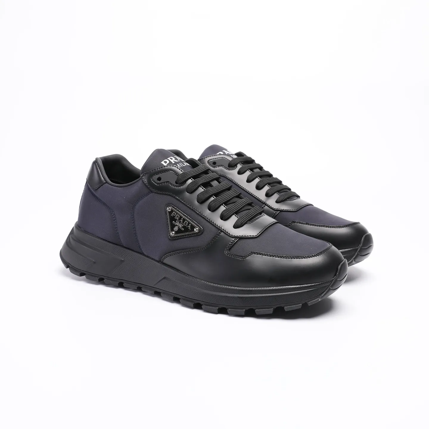 Batch 580 [PRADA] Men's shoes are popular in the counter, official website synchronization, high-quality shipments. Fabric: original cowhide with snakeskin. Lining: cowhide feet + cowhide lining. Outsole: original TPU + foam. Size: 38-46